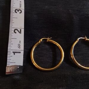 Elegant Gold Colored 925 Hollow Earrings *Note Broken Clasp On One Earring*